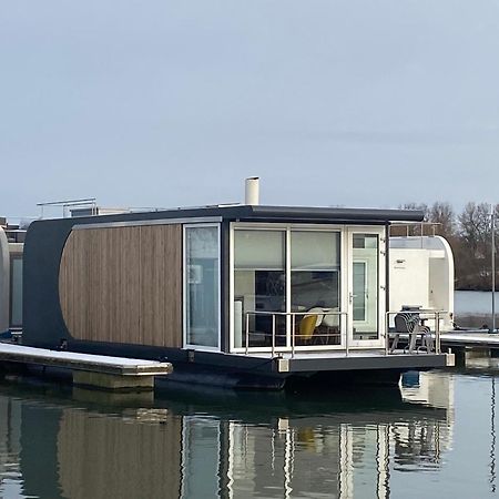 Отель Houseboat Trinidad Маастрихт Экстерьер фото
